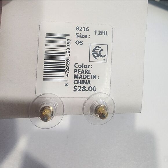 C. Wonder Pearl Earrings Brand New - Picture 3 of 3